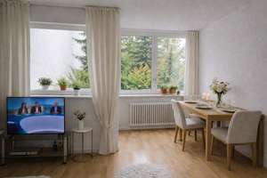 +Frei ab Oktober+ 2-Zimmer-Hochparterre-Wohnung mit Balkon und Garage