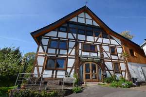Fachwerkhaus in landschaftlich reizvoller Dorfrandlage mit Sicht in die - Rühler-Schweiz - – Die vollständige Adresse der Immobilie erhältst du vom Anbieter., 37640 Golmbach – Vorschaubild 2