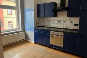 +++Hinterhaus, ruhige 3 Zimmer-Wohnung, EBK, Parkett, Bad m. Dusche u. Fenster, 3. OG+++