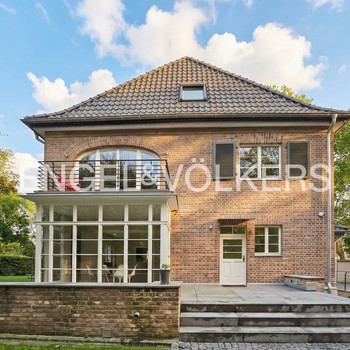 Exklusive 1920er-Jahre-Villa mit modernstem Wohnkomfort