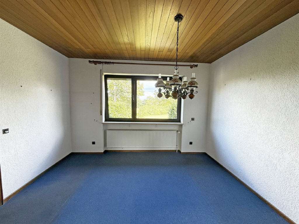 Immobilie in Geisenheim - Großzügiges 1-2 Familienhaus mit Terrasse und schönem Garten - Bild 1