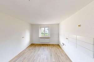 Ländlich gelegene 2-Raum-Wohnung mit Tageslichtbad – Ostheim 32, 9127 Gablenz, Chemnitz – Vorschaubild 2