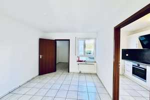RESERVED: 3br 2.5 bath townhouse fitted kitchen garage yard Wiesbaden Sonnenberg 12 min to Clay – Wiesbaden – Vorschaubild 9