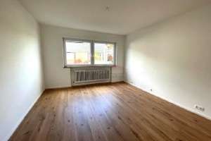 Platz für Ihre Ideen: Großzügiges Reihenmittelhaus in Leonberg – Emil-Nolde-Straße 5, 71229 Leonberg – Vorschaubild 9