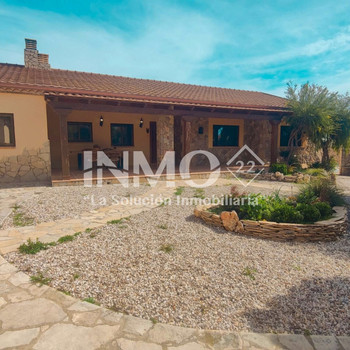 SPEKTAKULÄRES FREISTEHENDES CHALET MIT POOL UND VIEL CHARME, 10 MINUTEN VON CAMBRILS BOTARELL ENTFER