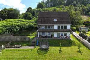 Großzügiges Einfamilienhaus mit tollem Garten in guter Wohnlage in Werdohl-Kleinhammer zu verkaufen! – Die vollständige Adresse der Immobilie erhältst du vom Anbieter., 58791 Werdohl – Vorschaubild 1