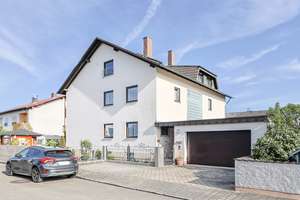 Großzügige 3-Zimmer-Dachgeschoss-Wohnung