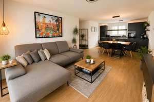 *Wohnkomfort auf höchstem Niveau* Neuwertige 4,5-Zimmer-Wohnung mit großem überdachtem Balkon – 70563 Vaihingen-Mitte, Stuttgart – Vorschaubild 3