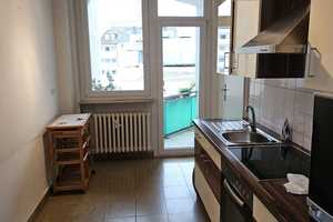 **PF-Sedanplatz - gepflegte 2-Zimmer-Wohnung mit EBK und Balkon im 2.OG** – Dillsteiner Str. 10a, 75173 Pforzheim – Vorschaubild 2