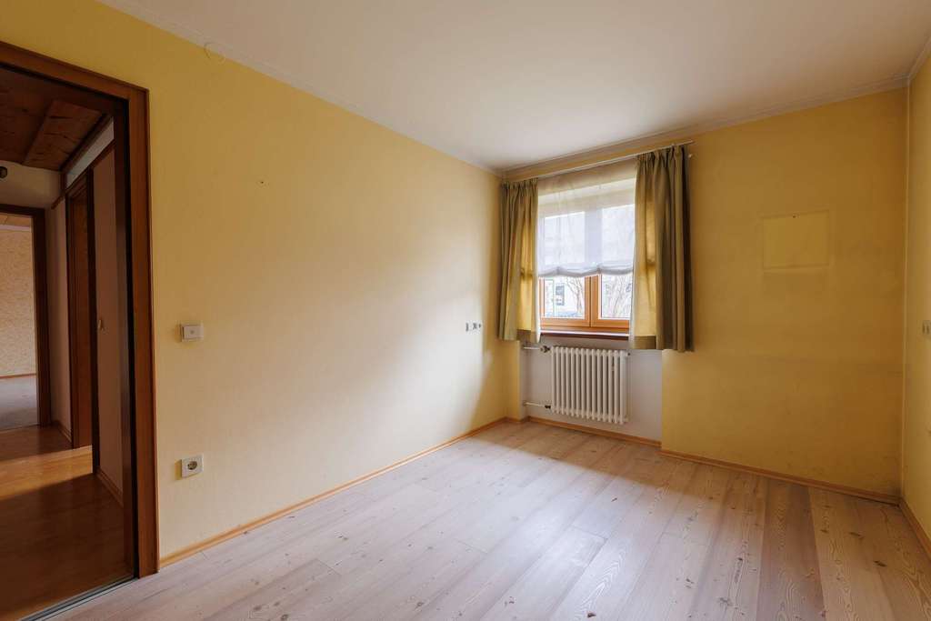 Immobilie in Peißenberg - Peißenberg: Altbau mit Bungalow-Anbau in sehr ruhiger Lage - Bild 3