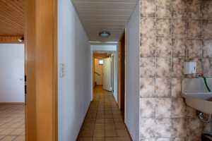 FÜR HOLZLIEBHABER! Freistehendes Einfamilienhaus mit großer Garage und schönem Garten
 – Ravensburg (Kreis) – Vorschaubild 48