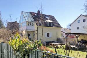 FREIWERDEND: Einfamilienhaus auf großem Grundstück und weiterer Bauplatz in Neureut-Kirc – Die vollständige Adresse der Immobilie erhältst du vom Anbieter., 76149 Neureut, Karlsruhe – Vorschaubild 2