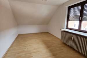 4-Zimmer-Dachgeschosswohnung mit großer Wohnküche – Die vollständige Adresse der Immobilie erhältst du vom Anbieter., 72574 Bad Urach – Vorschaubild 13