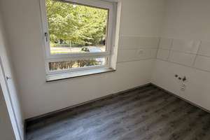 Frisch renovierte 1-Zimmer-Wohnung in schöner Lage! – Heidhauser Platz 2, 45239 Heidhausen, Essen – Vorschaubild 3
