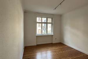 Zuhause mit vier Zimmern und Balkon in Saarbrücken