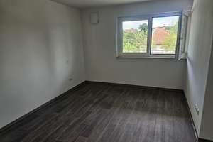 ​Neubau-Komfort (Bj. 2022): Barrierefreie 66 m² Seniorenwohnung (ab 58 J.) mit EBK,  – Nürnberg Straße 43, 91154 Roth – Vorschaubild 10