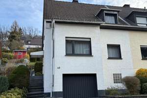 Gepflegte Doppelhaushälfte in schöner, zentrumsnaher Wohnlage – Die vollständige Adresse der Immobilie erhältst du vom Anbieter., 57074 Siegen, Siegen – Vorschaubild 2