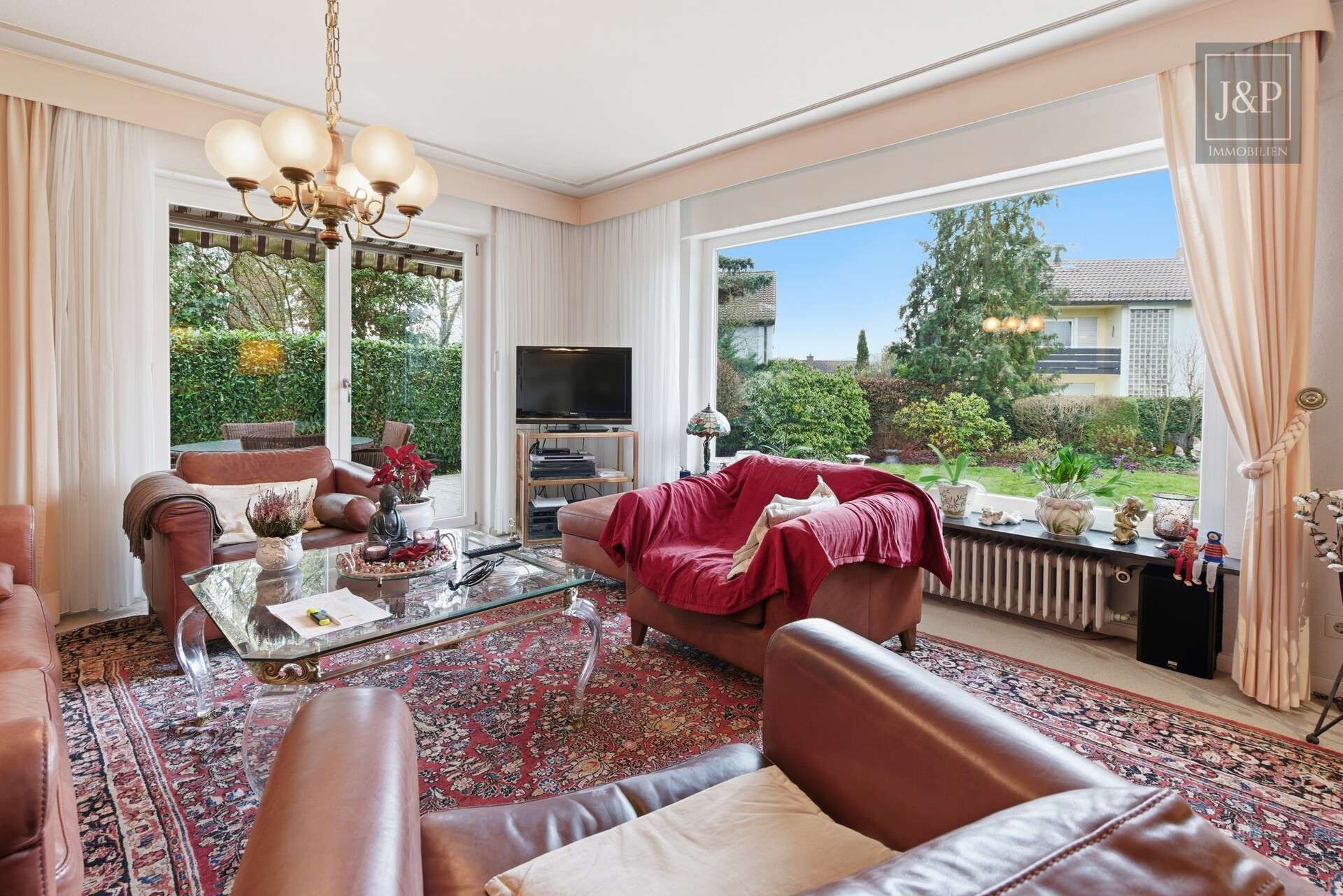 Immobilie in Liederbach - Flexibles Ein- bis Zweifamilienhaus mit großem Garten und viel Platz für die Familie - Bild 4