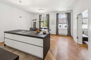 Kernsanierte 3,5-Zimmer Altbauwohnung (mit Südbalkon) in Premiumlage von Neuhausen