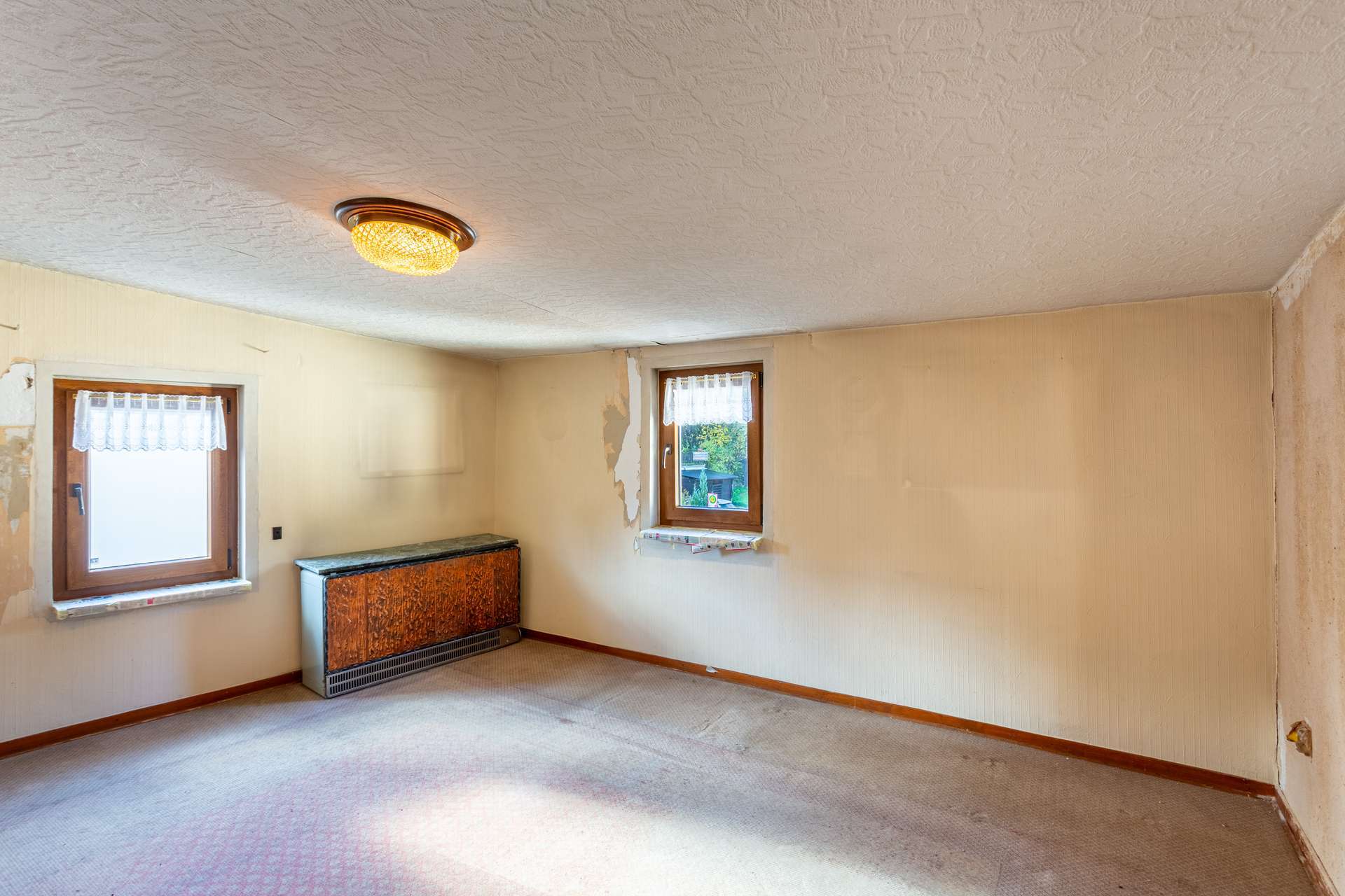 Solides Renditeobjekt mit Imbiss und Wohnung in zentraler Lage, Euskirchen Kreis – Bild 4