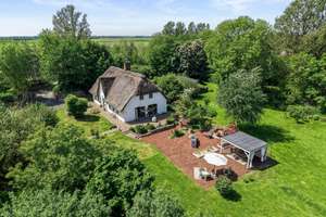 Traumhaus unter Reet unweit von St. Peter-Ording – Die vollständige Adresse der Immobilie erhältst du vom Anbieter., 25836 Kirchspiel Garding – Vorschaubild 1