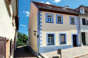 Denkmalgeschütztes Wohnhaus in zentraler Lage – Altmarkt 15, 4703 Leisnig – Vorschaubild 1