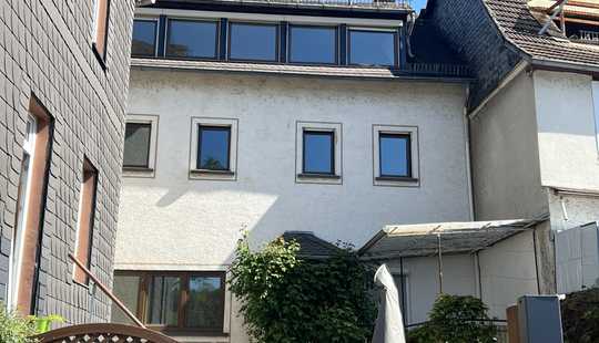 Bild von Interessantes, großzügiges Ein- bis Zweifamilienhaus mit Rheinblick