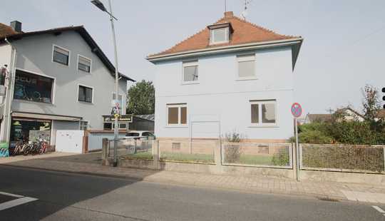 Bild von Großzügiges Einfamilienhaus in zentraler Lage von Bruchköbel