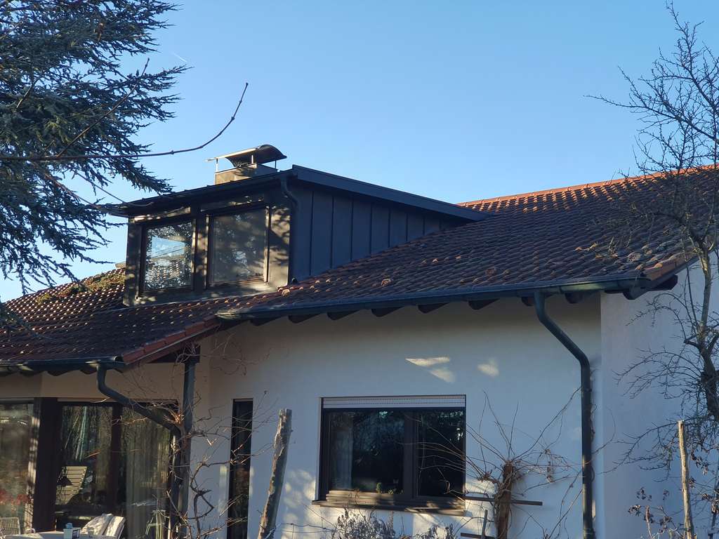 Immobilie in Neckartenzlingen - Helle 4,5 Zimmer DG Wohnung mit großer Wohnküche in 2-Familienhaus - Bild 2