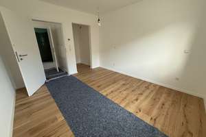 Lichtdurchflutete 3,5 Zimmer-Wohnung mit großem Balkon – Die vollständige Adresse der Immobilie erhältst du vom Anbieter., 76228 Wolfartsweier, Karlsruhe – Vorschaubild 2