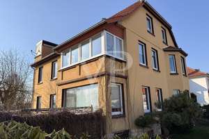 Stilvolles Stadthaus in zentraler Lage von Einbeck – ideal für Kapitalanleger oder Eigennutzer – Die vollständige Adresse der Immobilie erhältst du vom Anbieter., 37574 Einbeck – Vorschaubild 2