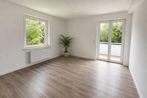 Bad Godesberg. 2-Zi.-Whg. mit Balkon - provisionsfrei – Theodor-Heuss-Straße 17, 53177 Pennenfeld, Bonn – Vorschaubild 1