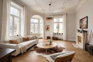 Exklusive 6-Zimmer-Altbauwohnung im Westend-Nord mit zwei Balkonen - bezugsfrei – 60322 Westend-Nord, Frankfurt am Main – Vorschaubild 2