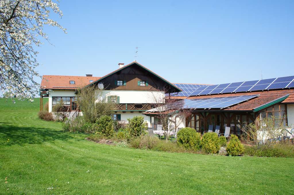 Immobilie in Bodenkirchen - ... traumhaft ruhige Alleinlage - Anwesen mit 330m² + Nebengebäuden auf ca. 7.000m² Grund ... - Bild 4