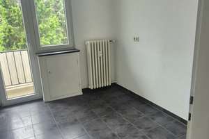 Renovierte, helle 3-Zimmer-Wohnung mit Balkon im 2. OG – Eichental 9, 47798 Stadtmitte, Krefeld – Vorschaubild 5