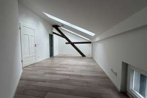 Tolle Dachgeschoss-Wohnung im Antonsviertel – Fritz-Hintermayr-Straße 3, 86159 Antonsviertel, Augsburg – Vorschaubild 3