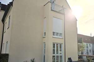 Exklusive Dachwohnung mit großzügigen Räumen in zentraler, gut angebundener Lage – Die vollständige Adresse der Immobilie erhältst du vom Anbieter., 86156 Bärenkeller, Augsburg – Vorschaubild 3