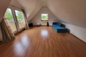 Charmante 4-Zimmer-Dachgeschosswohnung in Hamburg-Sülldorf