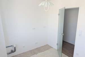 Provisionsfreie, helle 3-Zimmer-Dachgeschosswohnung mit verglaster Loggia, Blick ins Grüne & Aufzug – Kinzigstrasse 8, 38120 Weststadt, Braunschweig – Vorschaubild 17