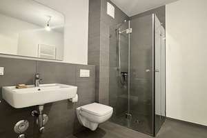 Helle 2-Zimmerwohnung mit Sonnenbalkon zum Innenhof * Einbauküche * in Moabit – Beusselstraße 31b, 10553 Moabit, Berlin – Vorschaubild 8