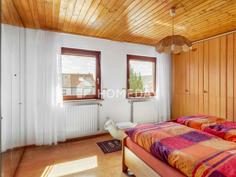 1. OG Schlafzimmer 1