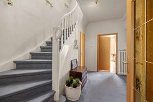 Familienfreundliches Zuhause - viel Platz, viel Licht, viel Potenzial – Die vollständige Adresse der Immobilie erhältst du vom Anbieter., 22359 Volksdorf, Hamburg – Vorschaubild 2