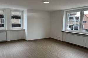 HANNOVER-ZENTRUM: NEU SANIERTE 3-Zimmer-Wohnung im 3.OG mit BALKON, NÄHE AEGI+MASCHSEE – Senior-Blumenberg-Gang 2, 30159 Mitte (Ortsteil), Hannover – Vorschaubild 2