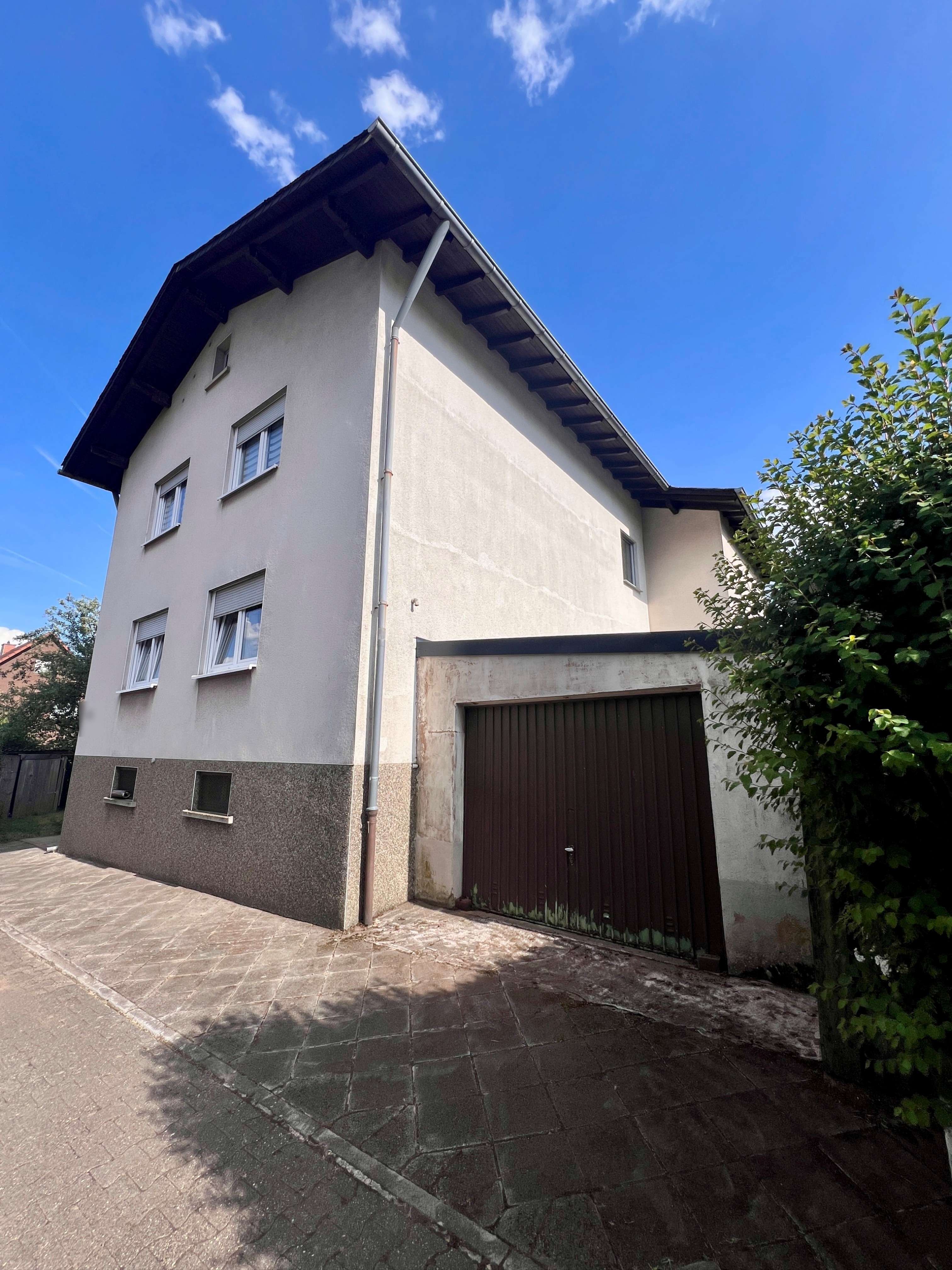 Freistehendes Zweifamilienhaus mit Potenzial in Ottweiler, Neunkirchen Kreis – Bild 2