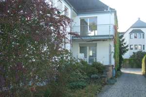 Neunhof erleben: Helle 2-Zimmer-Dachgeschosswohnung mit Stellplatz – Obere Dorfstr. 6, 90427 Neunhof, Nürnberg – Vorschaubild 2