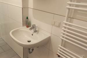 WI-Südliche Innenstadt, Bahnhofsnähe: Frisch sanierte, ruhige 2-Zimmer-Wohnung mit neuem Wannenbad – Die vollständige Adresse der Immobilie erhältst du vom Anbieter., 65185 Mitte, Wiesbaden – Vorschaubild 18