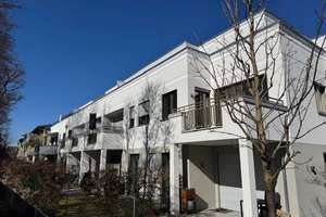 Traumhafte, elegante und neuwertige 3-Zimmer-Wohnung mit herrlichem Balkon. Ruhige Lage.