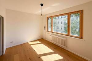Einziehen und wohlfühlen – Stilvolle 2-Zimmer-Wohnung nahe dem Olivaer Platz – Die vollständige Adresse der Immobilie erhältst du vom Anbieter., 10707 Wilmersdorf, Berlin – Vorschaubild 1