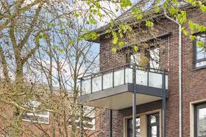 Viel Raum, viel Stil, viel Leben!
Große, neuwertige Traumwohnung mit 3 Balkonen – Die vollständige Adresse der Immobilie erhältst du vom Anbieter., 45138 Südostviertel, Essen – Vorschaubild 25