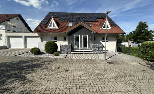 Lichtdurchflutetes Haus mit großem Garten
